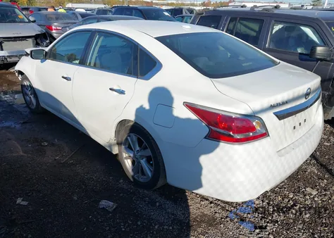 2015 Nissan Altima 2.5/2.5 S/2.5 Sl/2.5 Sv z USA, uszkodzony, nr VIN 1N4AL3AP0FC231759